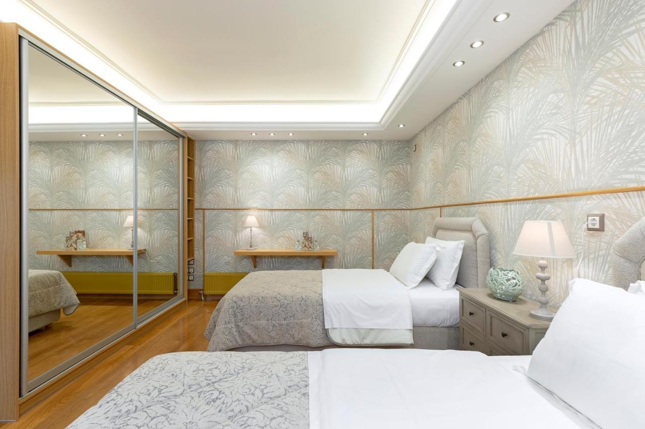 Vouliagmeni'S Elegance By Acropolis Suites Atenas Exterior foto