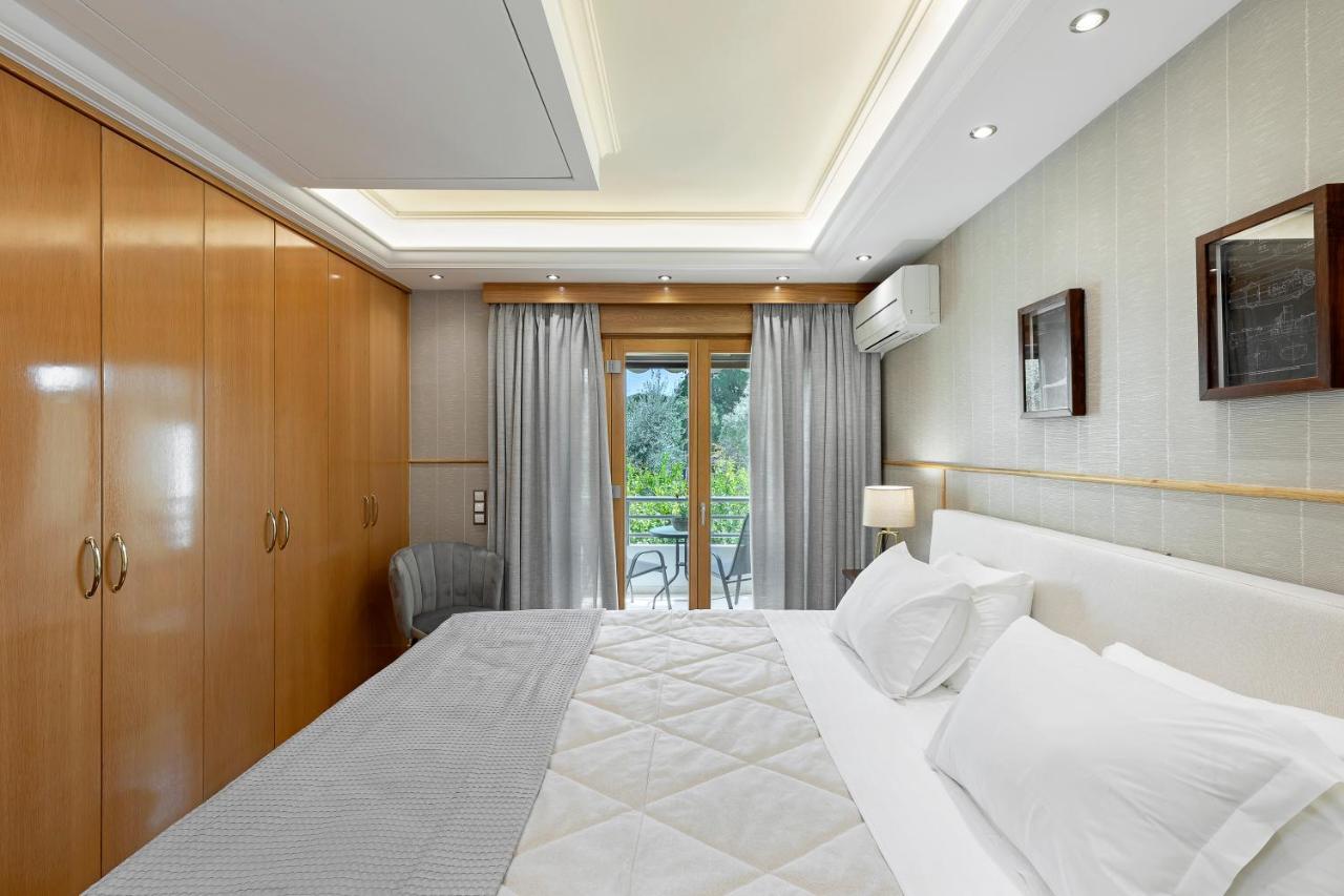 Vouliagmeni'S Elegance By Acropolis Suites Atenas Exterior foto
